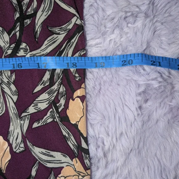 NWOT Banana Republic Purple and Cream Floral Blouse - Picture 5 of 6